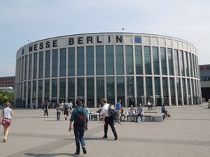 ShowTech2013 EingangMesse2013.jpg